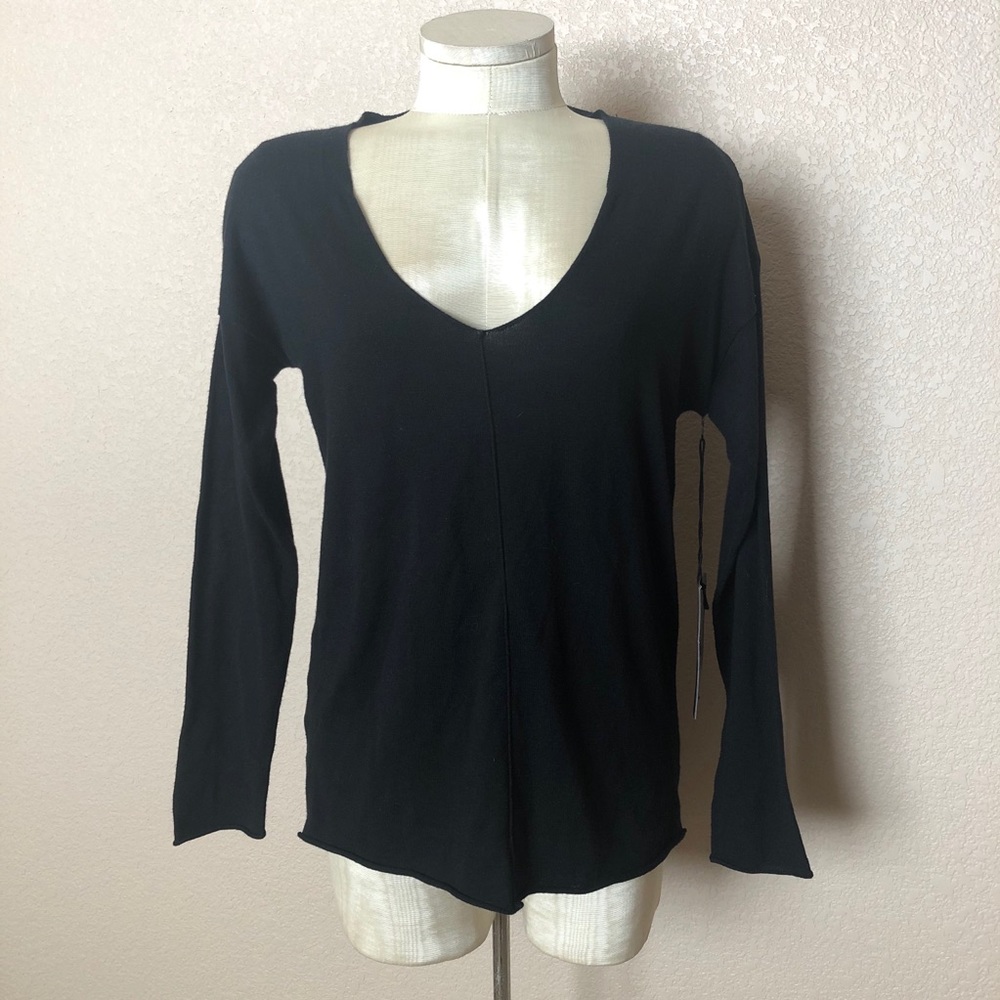 NWT Rock & Republic black V neck long sleeve top